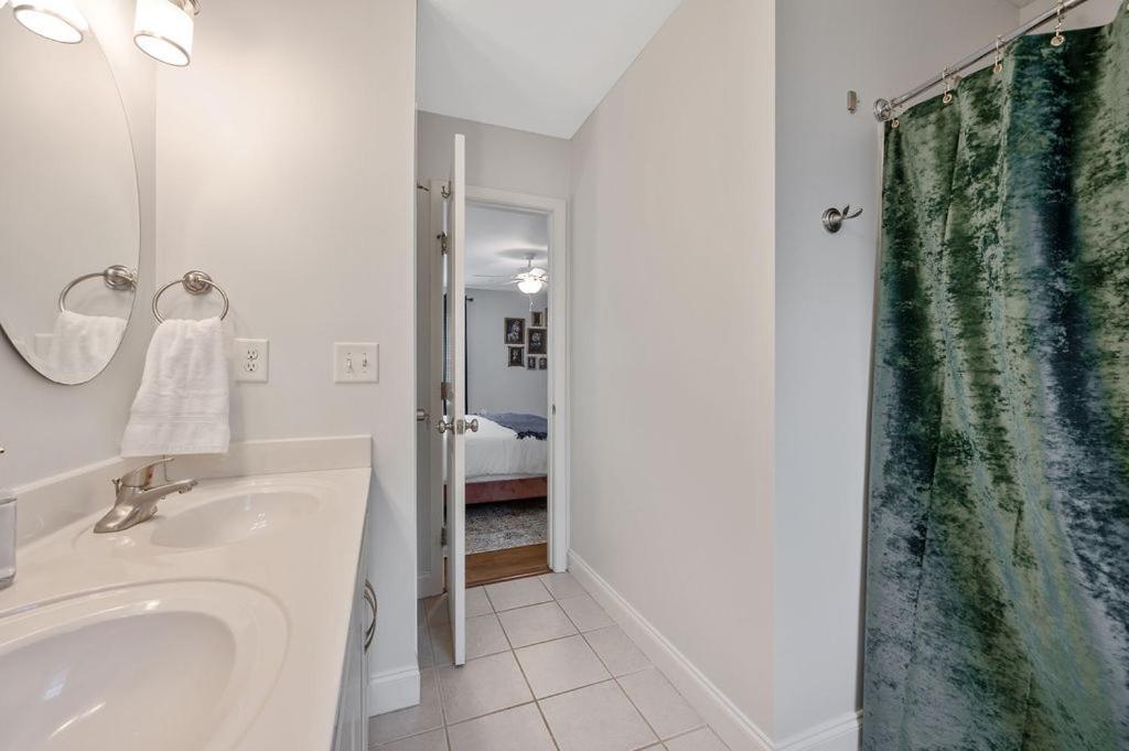 New Victorian Theme, 3Br, Lrg Backyard Close To Pnc Arena, Downtown, And Rdu Airport Raleigh Extérieur photo