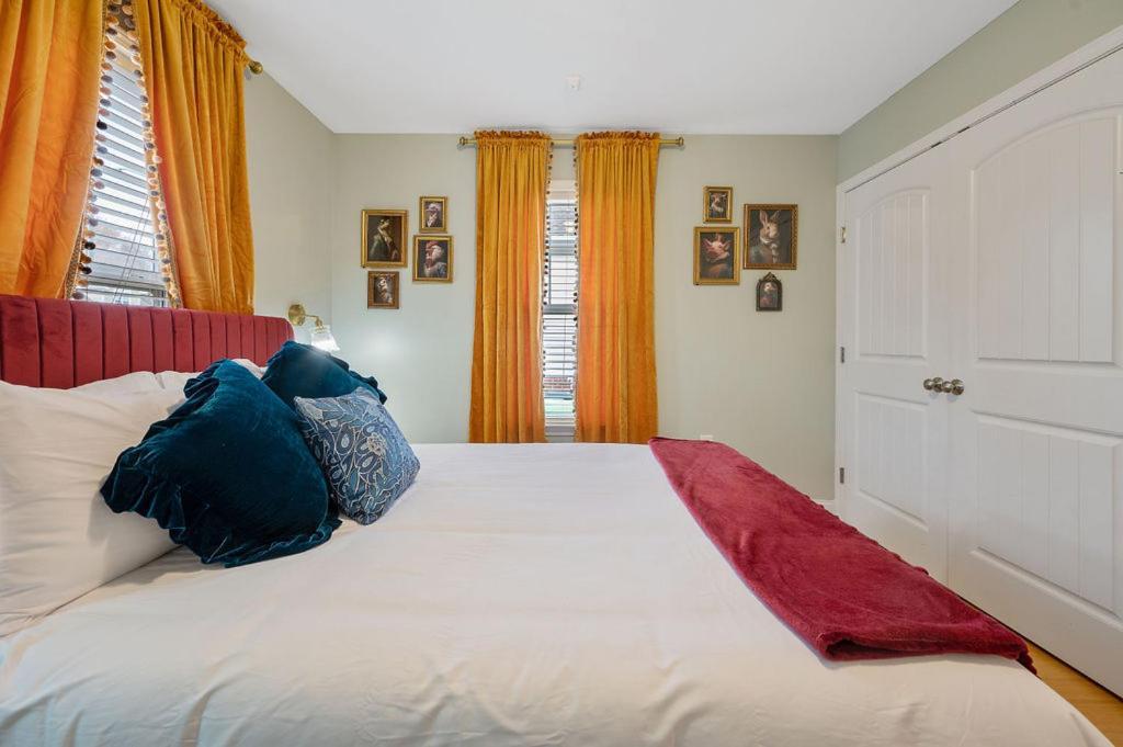 New Victorian Theme, 3Br, Lrg Backyard Close To Pnc Arena, Downtown, And Rdu Airport Raleigh Extérieur photo