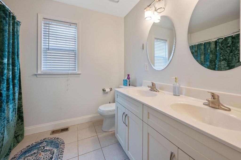 New Victorian Theme, 3Br, Lrg Backyard Close To Pnc Arena, Downtown, And Rdu Airport Raleigh Extérieur photo