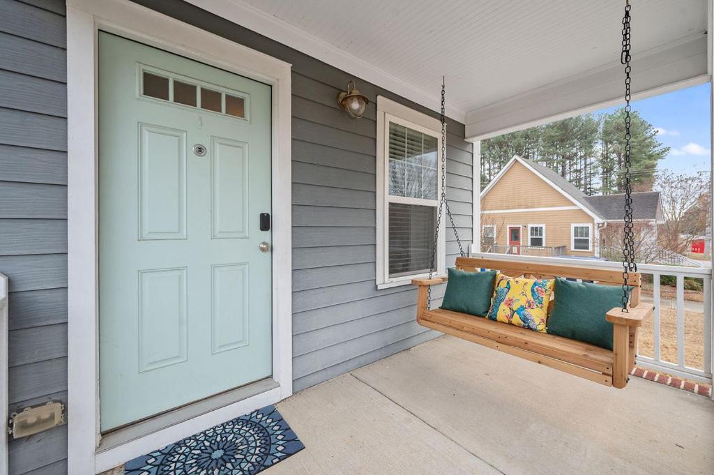 New Victorian Theme, 3Br, Lrg Backyard Close To Pnc Arena, Downtown, And Rdu Airport Raleigh Extérieur photo